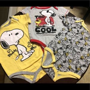 PEANUTS! SNOOPY ONESIES